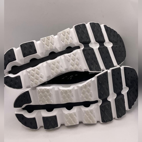 Like New ON Running Women's Black Cloudswift Sneakers, Size 6 - Picture 6 of 6